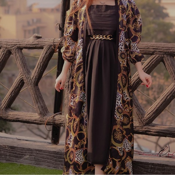 Versace inspired Elegant Black and Gold Patterned Dress - Picture 4 of 4